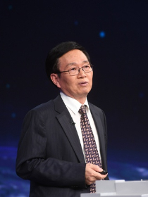马晓河