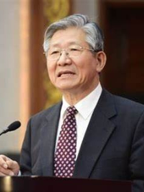 侯云春
