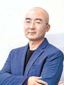 张宏杰