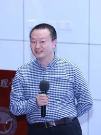 王立新