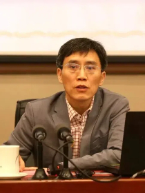黄小勇