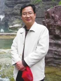邱耕田