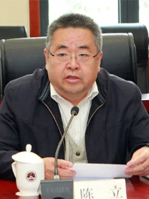 陈立
