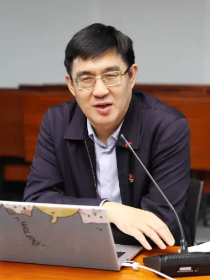 王巍 王巍