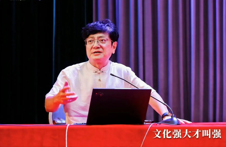郑强：文化强大才叫强