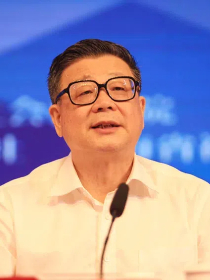 王伟光