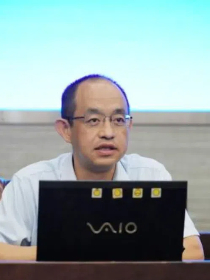 国防大学教授王强