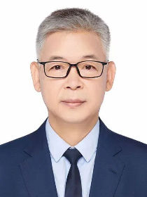 黄益平