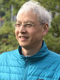 何俊