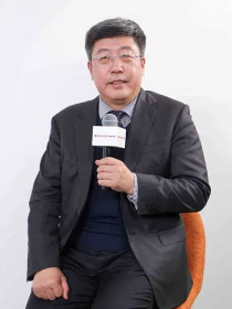 董潘