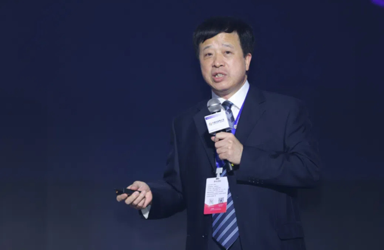 余少华：《我国网络通信新的重大风险与挑战》