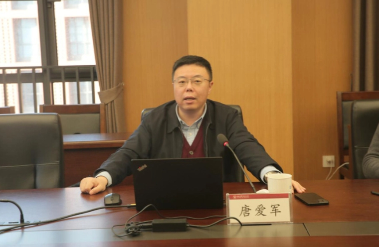 唐爱军：《从三个层面推动意识形态建设》