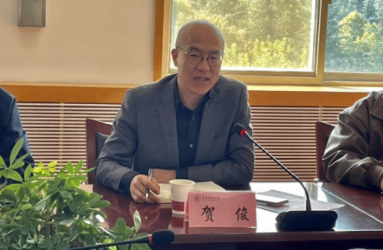 贺俊：《加强经济体制改革系统集成建设》