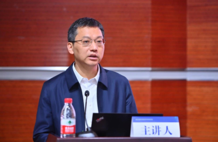 陈彦斌：《抓牢宏观经济治理体系的改革重点》