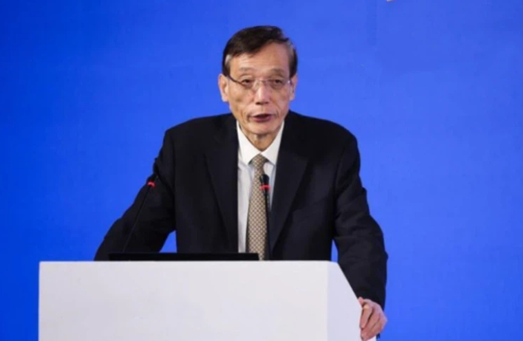 刘世锦：《以结构性改革扩消费稳增长》