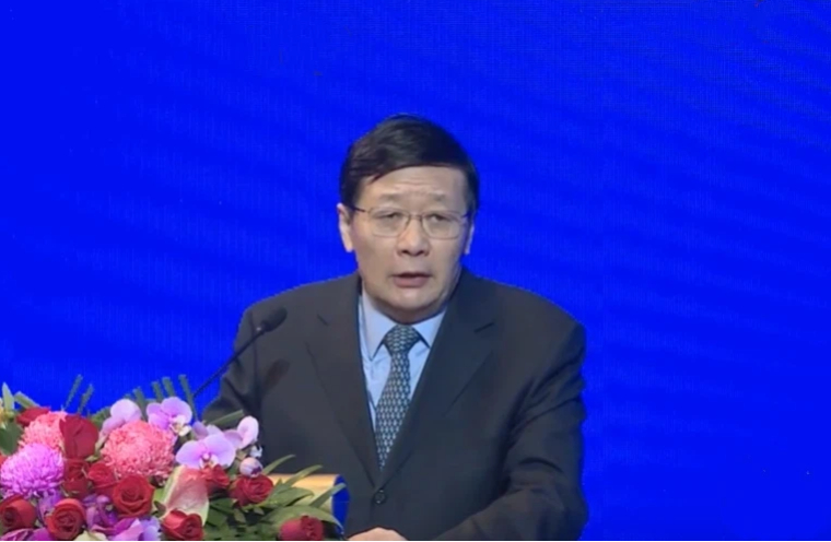 楼继伟：《高质量发展的实现路径与金融支持》