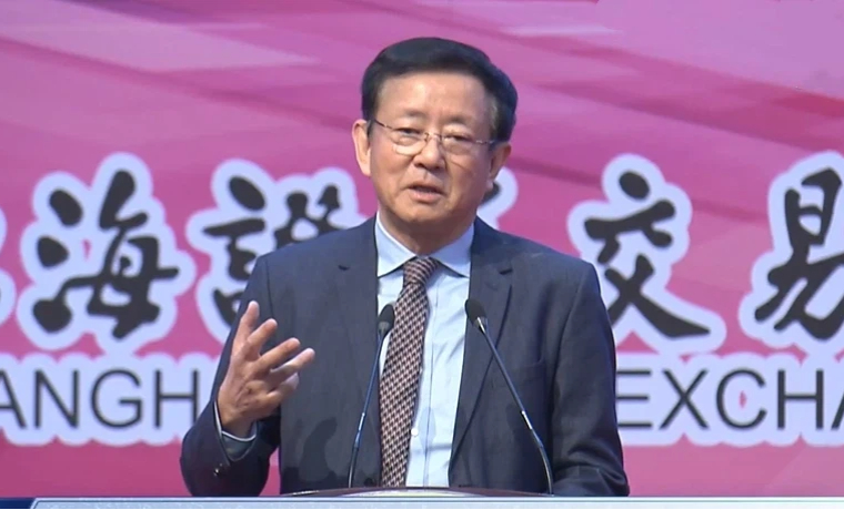 樊纲：《经济波动中的政策与对策》