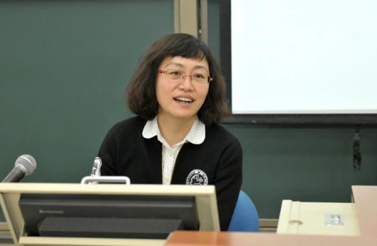 依绍华：《“以旧换新”推动经济正向高质量循环》