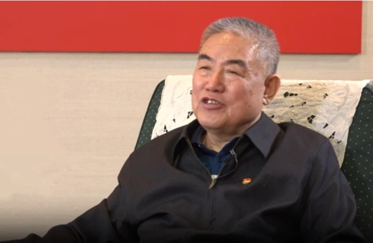 李洪峰：《以解决大党独有难题为主攻方向》