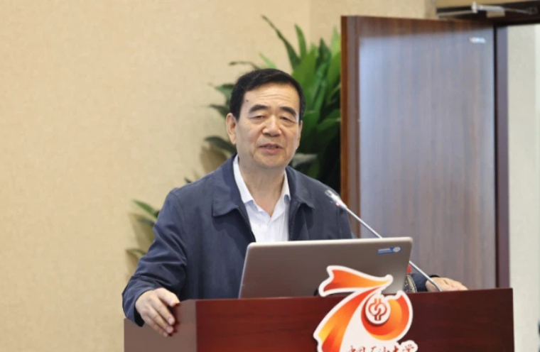 王双明：《合理高效开发与利用西部油气资源》