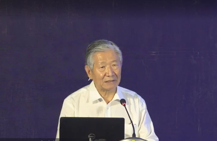 侯云春：《创新驱动与产业升级是高质量发展的不二选择》