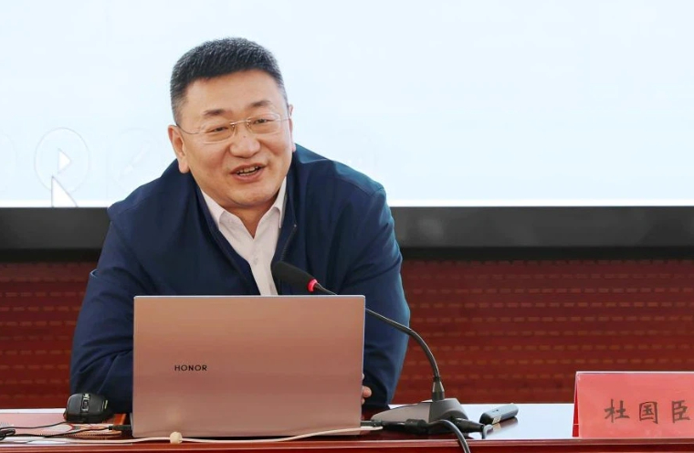 杜国臣：《外贸企业要借跨境电商的流量时代走出去》