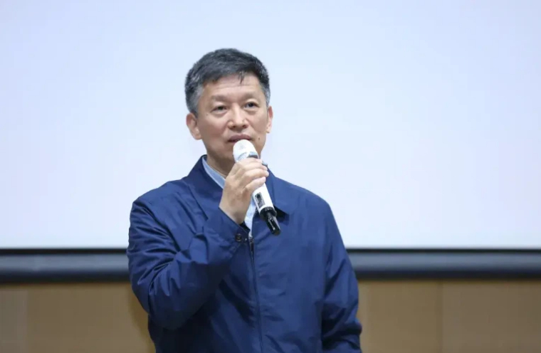 甘晓华：《建立航空发动机研制完备的技术谱系》