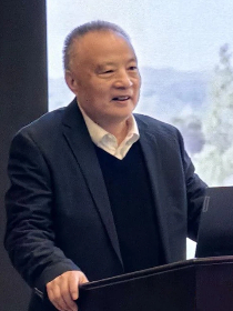 侯立安