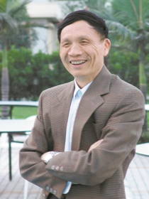 黄伯云