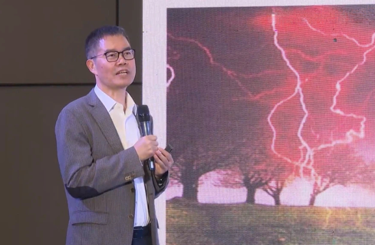 成会明：《二维固态电解质材料可显著提升性能》